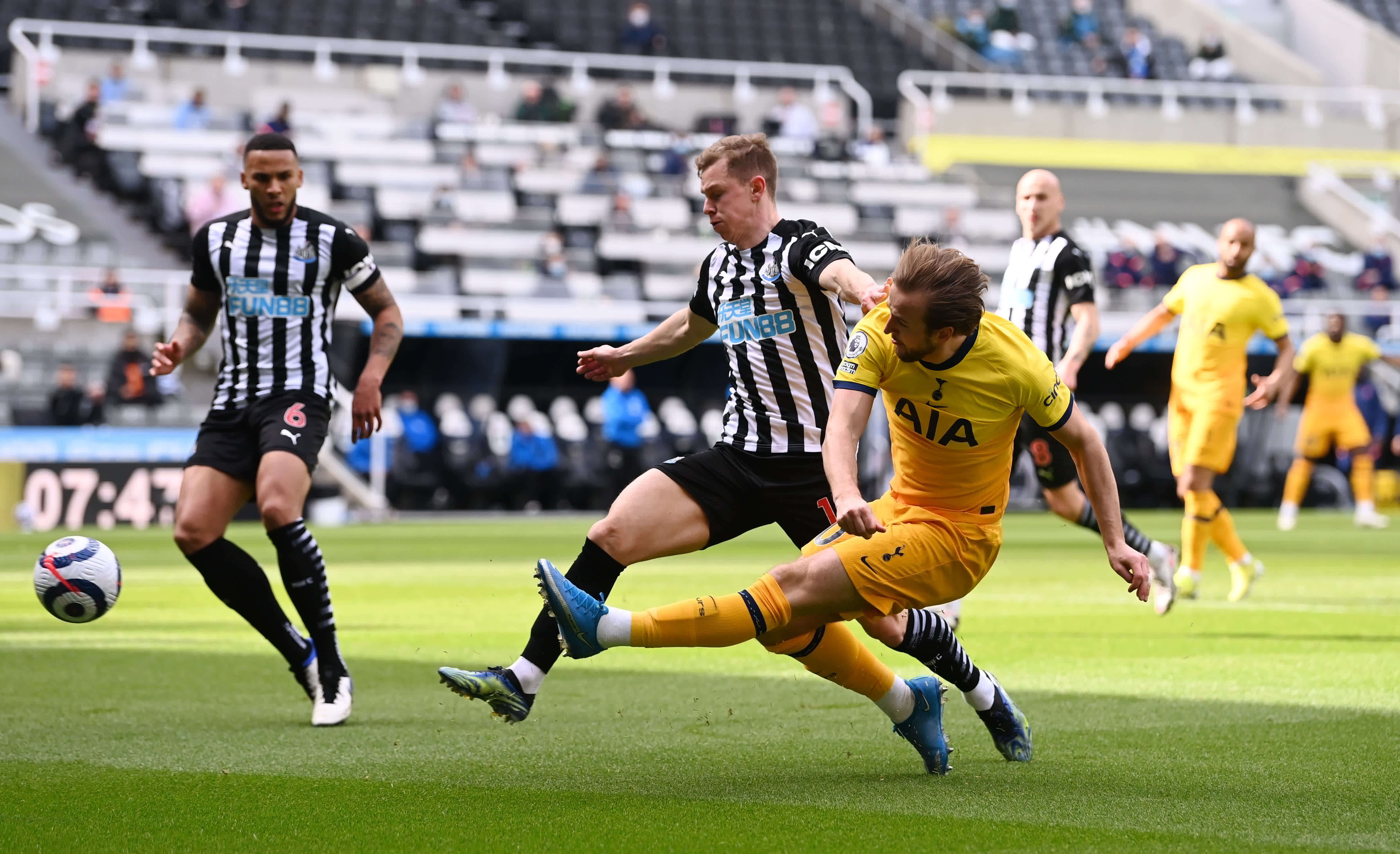 更折射出他 更折射出他